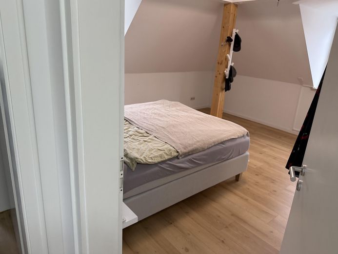 Apartamento elegante sin comisión Bad Endorf/ 3 hab., ascensor, plaza de aparcamiento – Foto 2