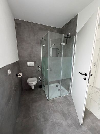 Licht. Design. Wohnkomfort. | Moderne Neubauwohnung mit Stellplatz – Foto 7