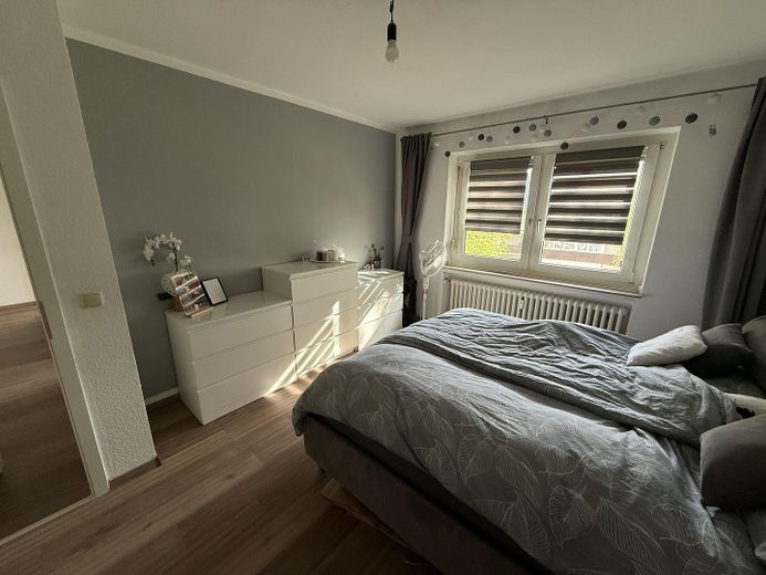 -RESERVIERT- Zentral gelegene 3-Zimmer-Wohnung mit Balkon in Brühl – Schlafzimmer