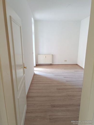 Schön geschnittene 3-Zimmer-Wohnung mit EINBAUKÜCHE, Personenaufzug, BALKON und Gäste-WC zu vermieten! – Kinderzimmer