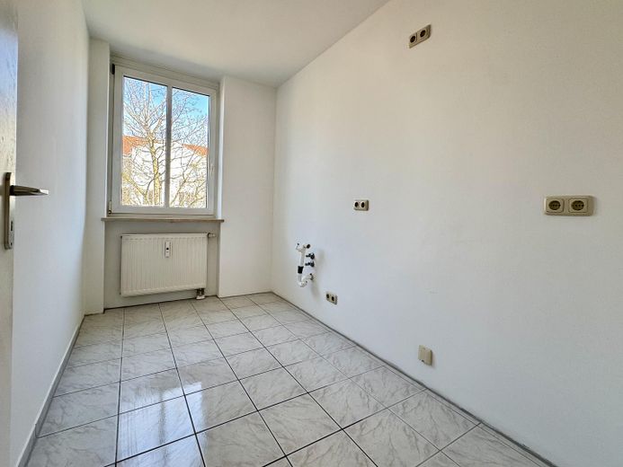 Familiengerecht – gut geschnittene 3-Zimmerwohnung in  München Schwabing-Freimann – Küche