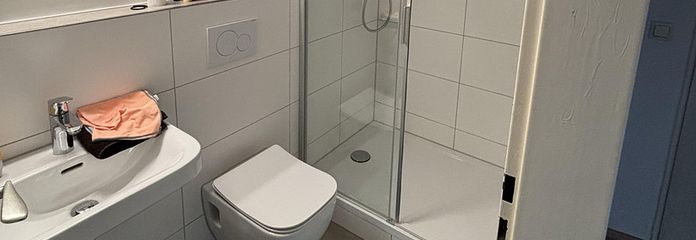 Modernes Badezimmer