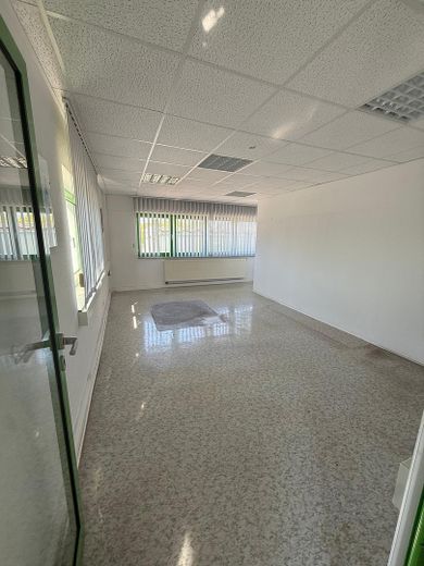 Oficina · Consulta · Autoescuela · Formación: dos plantas, divisibles desde 40 m² – Foto 19