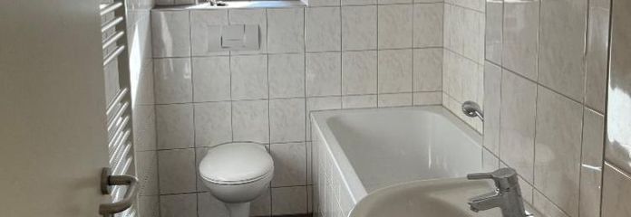 2 Raum Wohnung in ruhiger Lage 2.OG Rechts mit Balkon