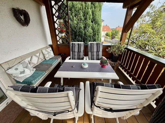 Fröndenberg/Ruhr: Altbau-ETW mit Charme und großen Räumen - Einfach riesig! – Balkon