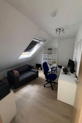 Modernisiertes Reihenendhaus in Toplage Cronenberg – DG Zimmer 1