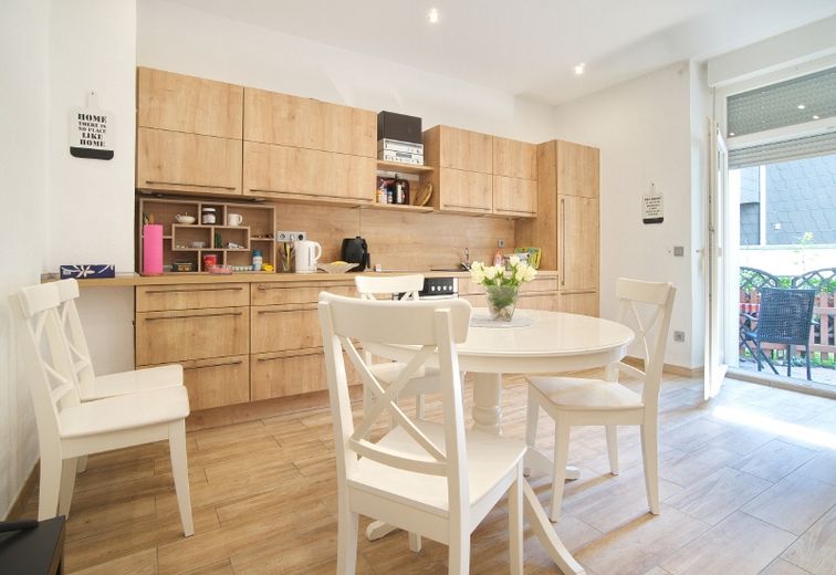 Gemütliche Wohnung in ruhiger Seitenstraße, mit Gartenterrasse, komplett möbliert, in direkter Nähe zur U 35 Haltestelle Feldsieperstraße – d6580515d7d9504c049512f850f5a633deea16e2.jpg