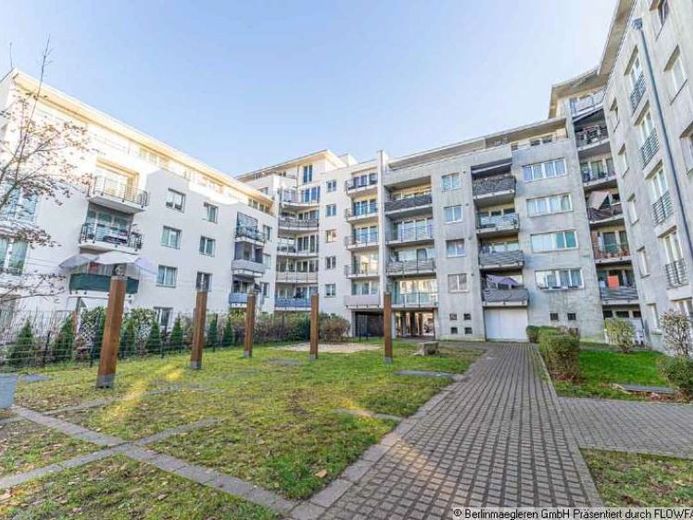Vermietete 2-Zimmer-Dachgeschosswohnung mit Terrasse als Kapitalanlage – Foto 1