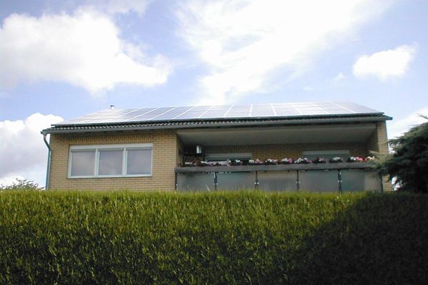 Gepfl., gut geschnittene 4 Zi.-EG-ETW m. PV-Highlight, XXL-Balkon, Garten, Garage in Erftstadt-K.