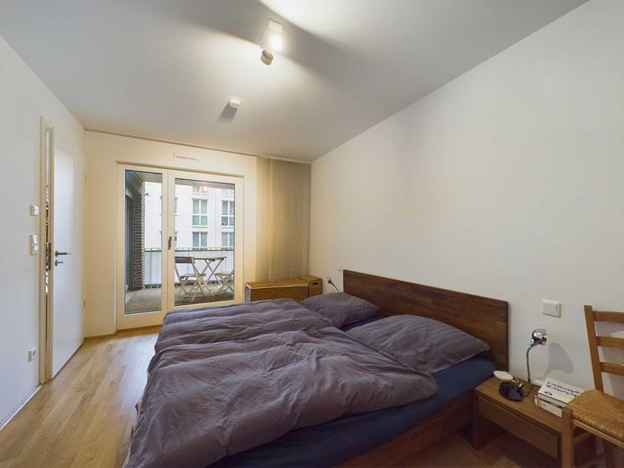 Premium Wohnen in Wandsbek: Helle Neubauwohnung mit Loggia und Team 7 Massivholzküche und Tiefgarage – Foto 6