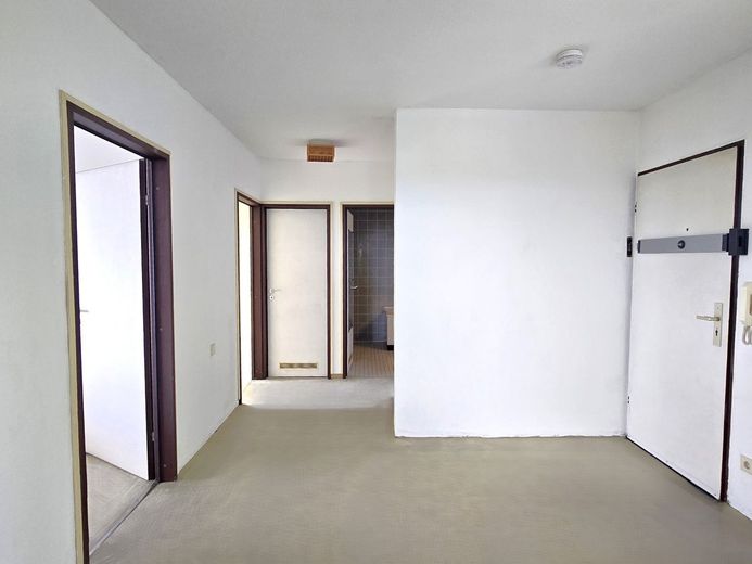 Hochheim Skyline:
3-Zimmer; 96 m²; überdachte Terrasse; toller Fernblick; seniorengeeignet! – Großer Eingangsbereich