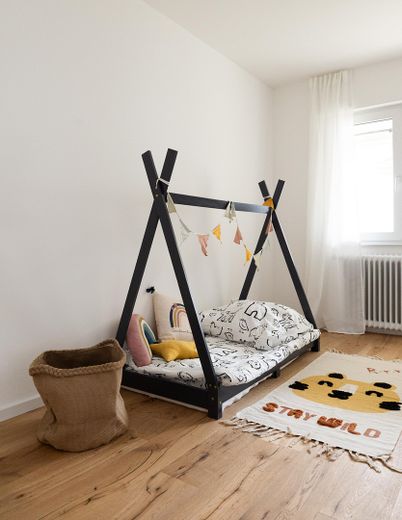 Gotowe do zamieszkania mieszkanie po remoncie: 4 pokoje, balkon i widok na zamek w centrum Königstein – Kinderzimmer