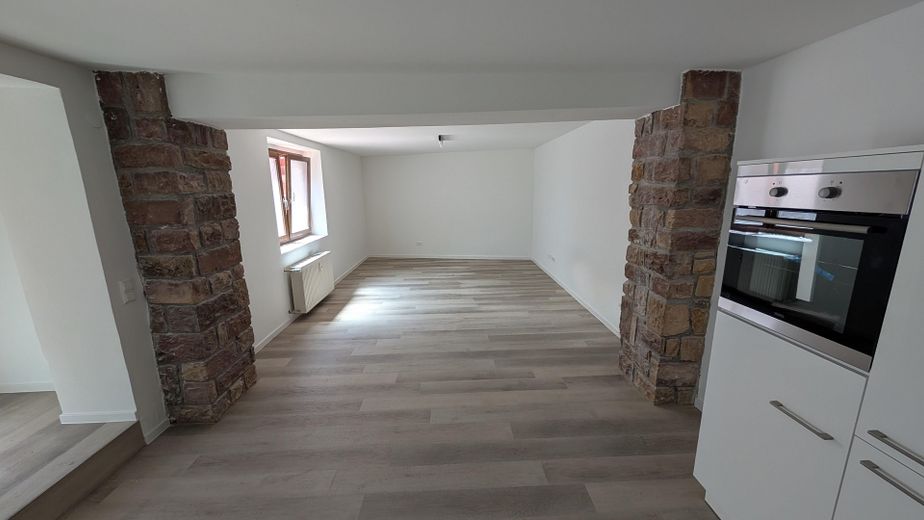 Kernsaniertes Reihenmittelhaus/Wohnung auf 2 Ebenen und neuer Einbauküche in Bruchsal-Heidelsheim – Wohnbereich