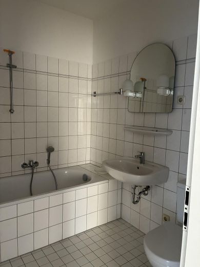 شقة جميلة في موقع عملي – Badezimmer