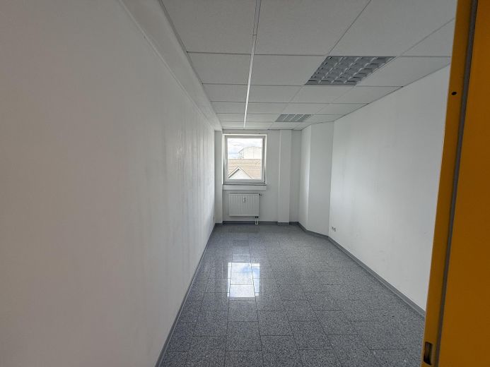 Praxis- und Büroobjekt in zentraler Lage und barrierefreiem Zugang – Foto 9