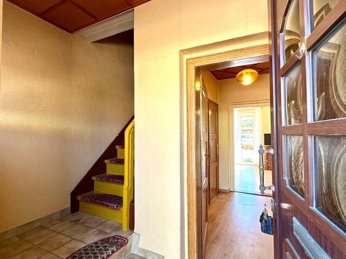 HORN IMMOBILIEN ++ gepflegtes Reihenmittelhaus in Ueckermmünde, nur ca. 1 km vom Strand entfernt – Eingangsbereich