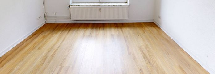 شقة مشرقة من غرفتين مع مطبخ مجهز في منطقة سكنية هادئة – Ansicht I: Wohn- und Esszimmer