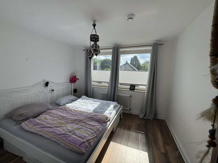 Bahçe kullanımlı ve garaj park yerli, ışık dolu müstakil daire – Schlafzimmer