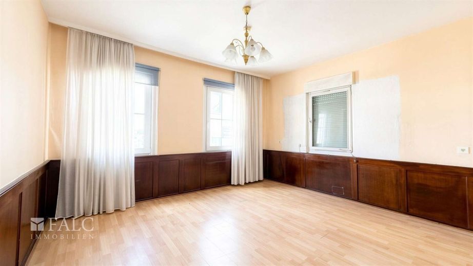 Spełniaj marzenia mieszkaniowe: przestronna działka (846 m²) o historycznym charakterze – Esszimmer