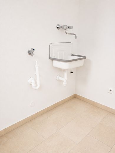 Wunderschönes Einfamilienhaus mit Potenzial: Ein Wohntraum für jeden - Keine Maklerprovision! – Waschraum