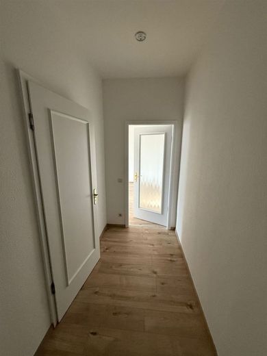 Großzügige 2-Zimmer mit neuem Laminat, Dusche und Balkon in ruhiger Lage! – PHOTO-2025-11-04-10-36-15_7