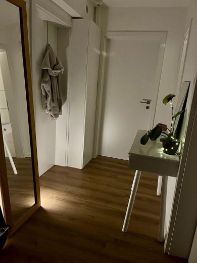 Cozy 3-room apartment in a quiet location in Stuttgart-Süd – Flur 1