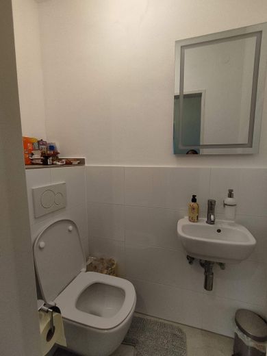 Zentrale 3-Zimmer-Wohnung, direkt neben Krankenhaus und Gymnasium – الصورة 9