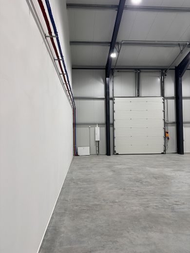 Moderne Warmhalle 1x114m2/NE5, 1x114m2+22m2 Büro/NE6 – Foto 11