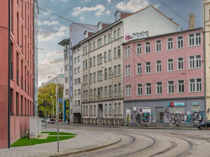 PACCHETTO IMMOBILIARE CON POTENZIALE DI SVILUPPO // 8 unità commerciali nel centro di Lipsia – Foto 1