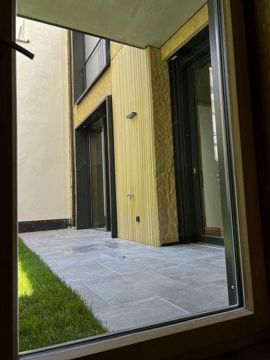Exklusives Wohnen im Lehel – Neuwertige Wohnung mit Lift & Klimatisierung & Garten – Foto 6