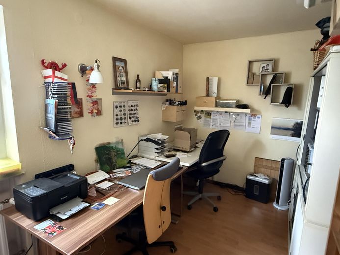 Przestronny dom jednorodzinny w topowej lokalizacji na sprzedaż od osoby prywatnej – Arbeitszimmer