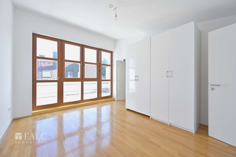 Wohnglück auf vier Ebenen - modernes Reihenmittelhaus in begehrter Lage von Feldmoching – DG Zimmer