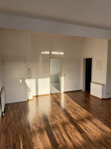 Blick Whg-Tür, Bad, Schlafz.