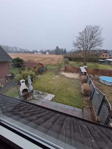 NEUSTADT OT POGGENHAGEN: Schöne Doppelhaushälfte in ruhiger Feldrandlage mit guter Anbindung – OG Ausblick Garten
