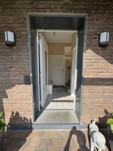 Vendita da privato - casa bifamiliare/casa multigenerazionale su terreno in diritto di superficie a Kaarst Mitte – Eingang Flur