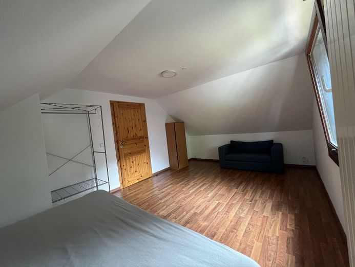 Ein ruhiges Zimmer nur für Frau im Schildow – das ZImmer zu vermieten1