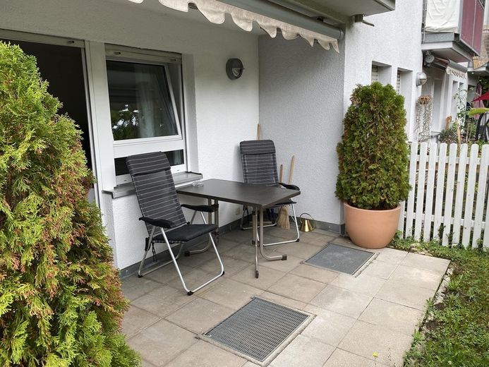Rarität: 2-Zi.-Gartenwohnung mit Kfz-Stpl. in Toplage (inkl. Einbauküche) – Foto 1