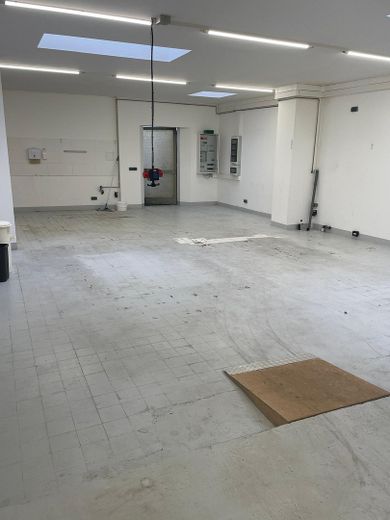 Commercial unit 150m² for production, storage, etc. Cologne Kalk – Foto 2