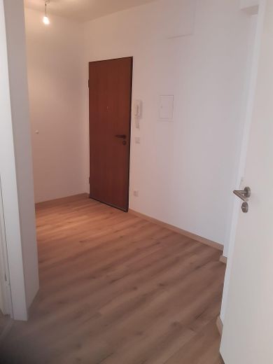 Schöne, frisch renovierte 2-Zimmer Wohnung, direkt am Schloß Broich – Flur