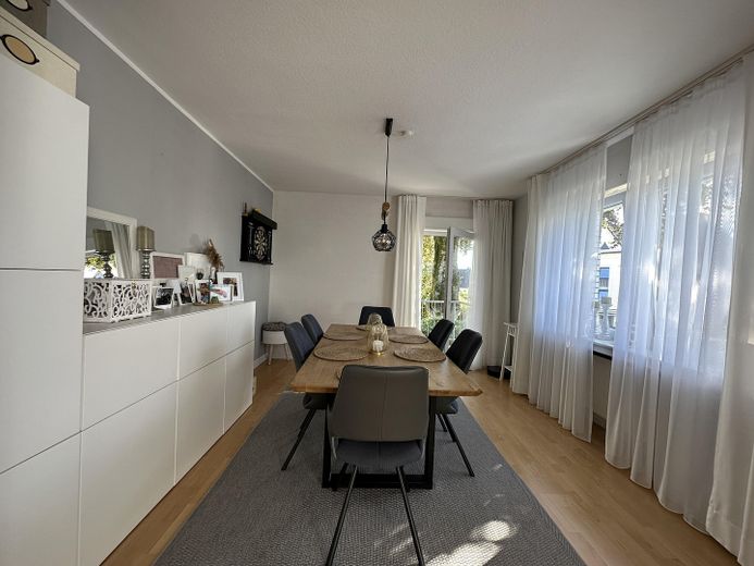 IN POSIZIONE CENTRALE! Appartamento al piano terra, unità immobiliare in condominio ristrutturato – Essbereich