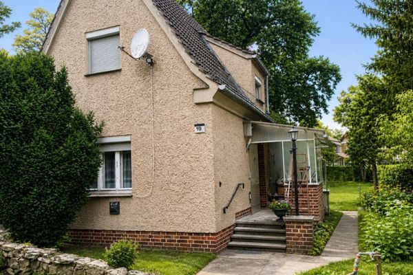 Naturidylle mit Entwicklungspotenzial – kleines Einfamilienhaus auf ca. 673 m² nahe dem See