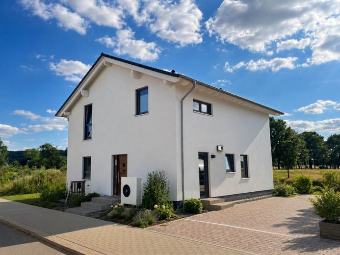 Neuwertiges Traumhaus im Familienfreundlichen Neubaugebiet – फोटो 1