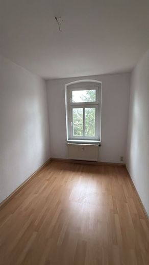 Großzügige 4-Zimmer mit Laminat und Wanne! – PHOTO-2026-03-30-16-23-04