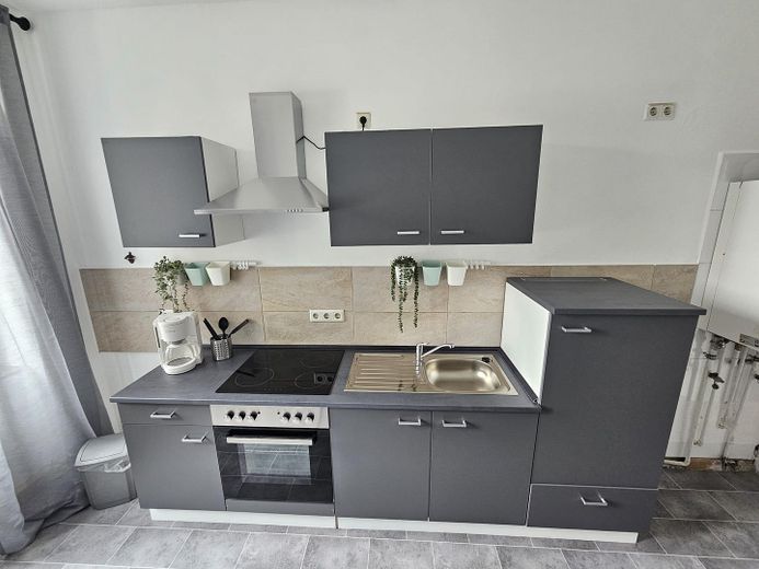 Großzügige 4-Zimmer-Wohnung | 107 m² | große Wohnküche |  Bad mit Badewanne | Hof – Foto 4