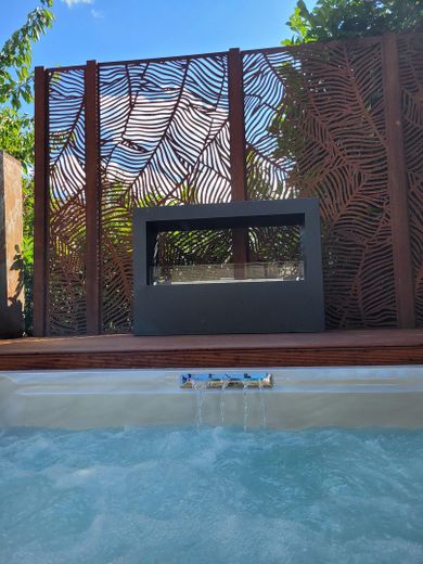 Whirlpool für 5 Personen