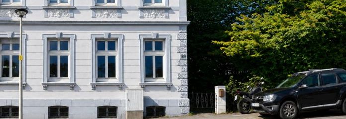 Charmantes Einfamilienhaus mit
historischem Charakter und viel
Platz !