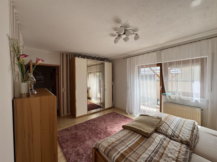 210 m² का विशाल कतारबद्ध छोर का मकान, सौना और वातानुकूलन सहित – EG - Schlafzimmer