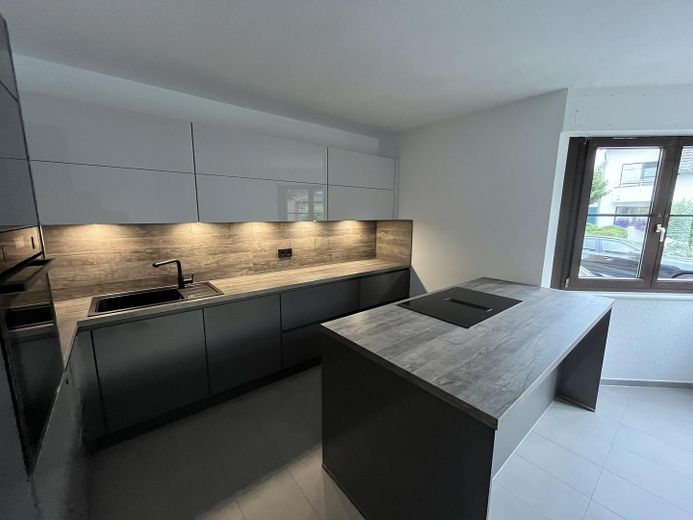 Kernsanierte Gartenwohnung mit Terrasse, Einbauküche und Garage in gefragter Lage von Erkelenz – Küche 2