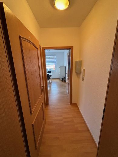 Apartamento amueblado de 1 habitación en Cospeda – Ubicación tranquila, buena conexión – Eingangsbereich