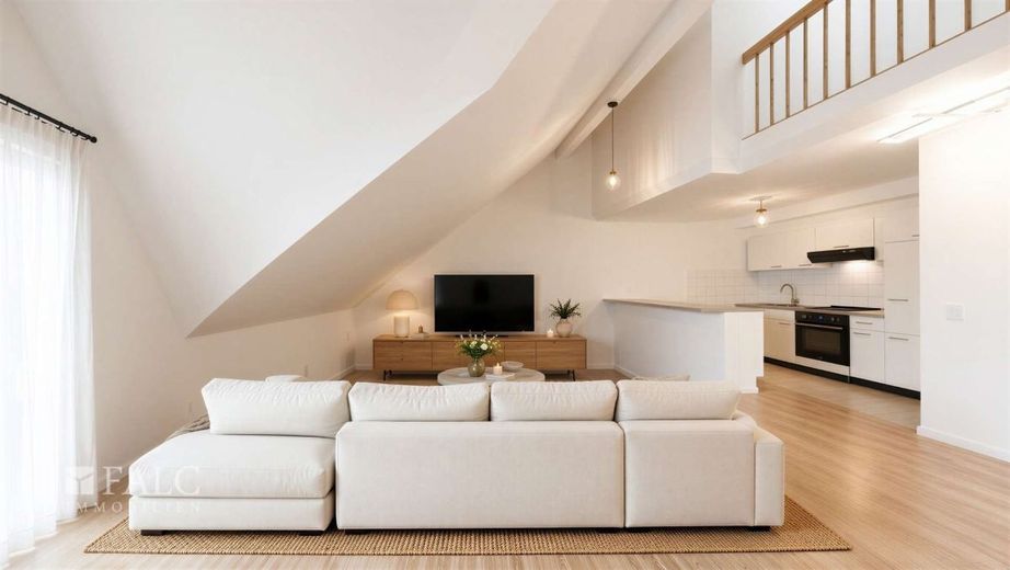 Charmante Maisonette-Wohnung mit sonniger Loggia &amp; Stellplatz – Wohnzimmer